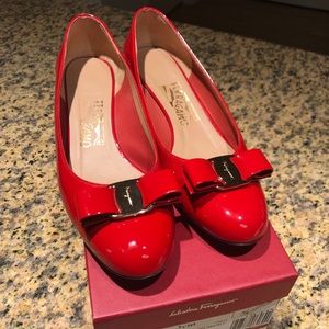 Salvatore Ferragamo Vara 3cm US7.5 great condition